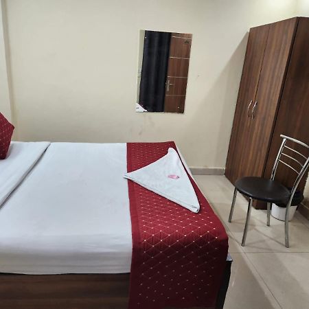 Hotel Cozy Cave New Delhi Luaran gambar