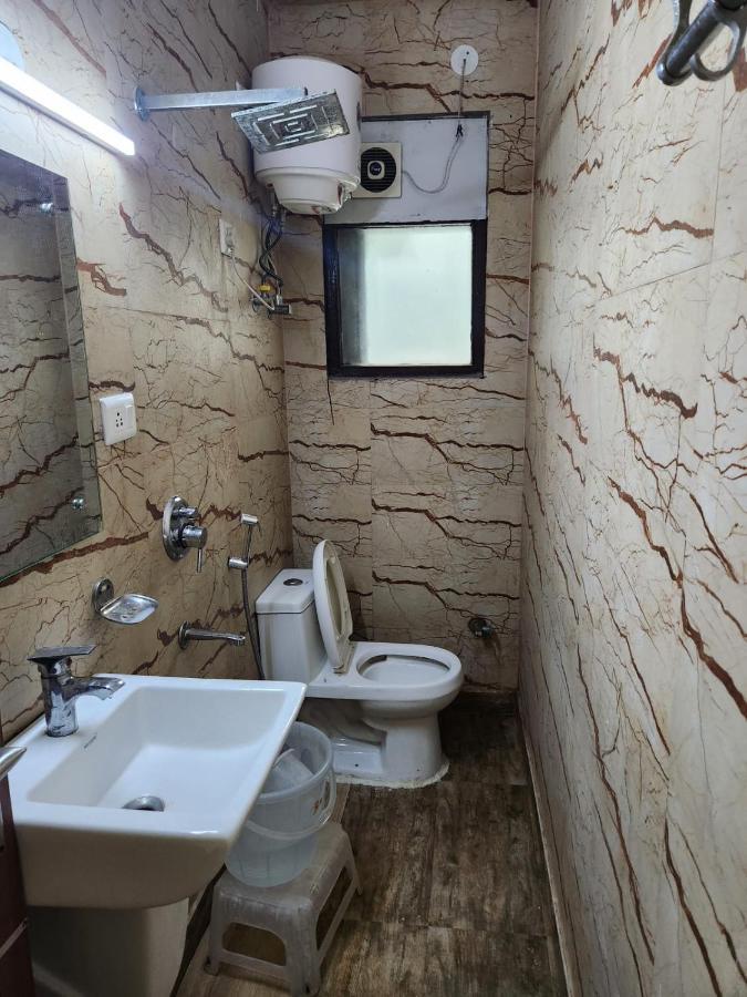 Hotel Cozy Cave New Delhi Luaran gambar