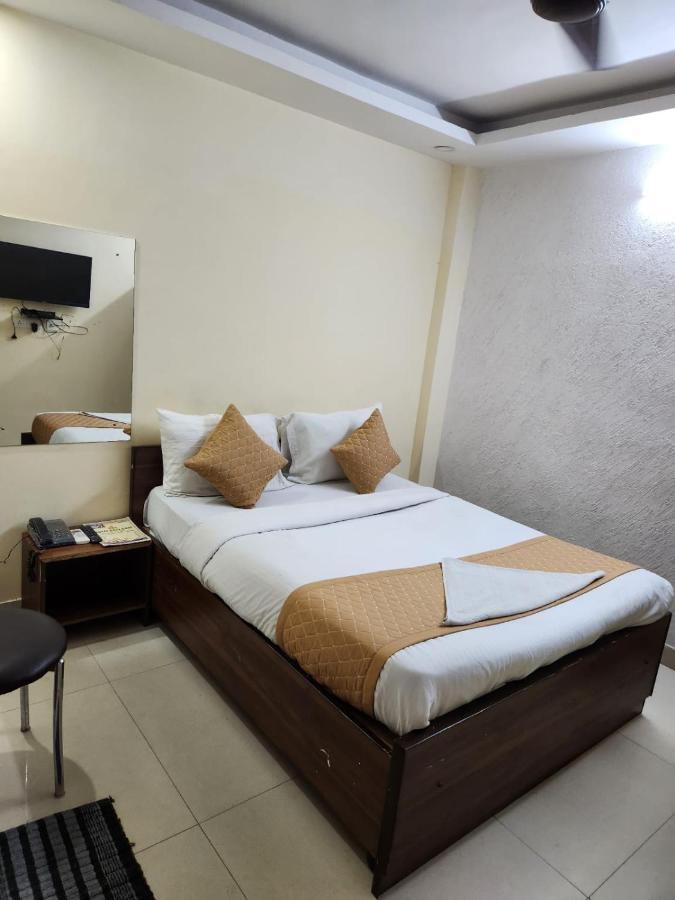 Hotel Cozy Cave New Delhi Luaran gambar