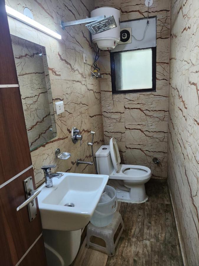 Hotel Cozy Cave New Delhi Luaran gambar