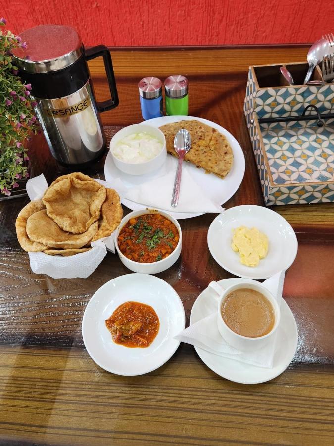 Hotel Cozy Cave New Delhi Luaran gambar