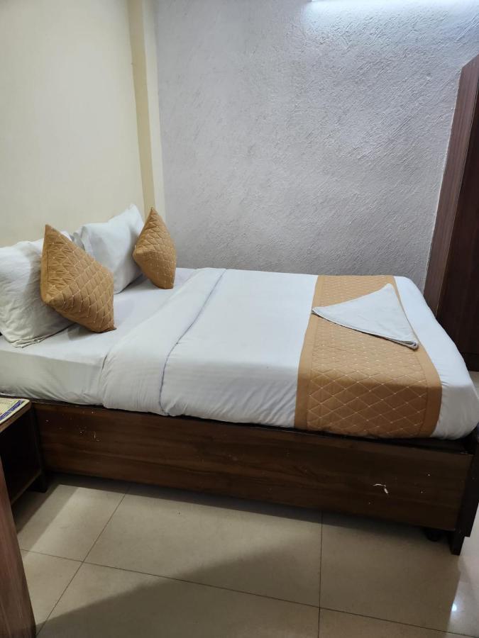 Hotel Cozy Cave New Delhi Luaran gambar