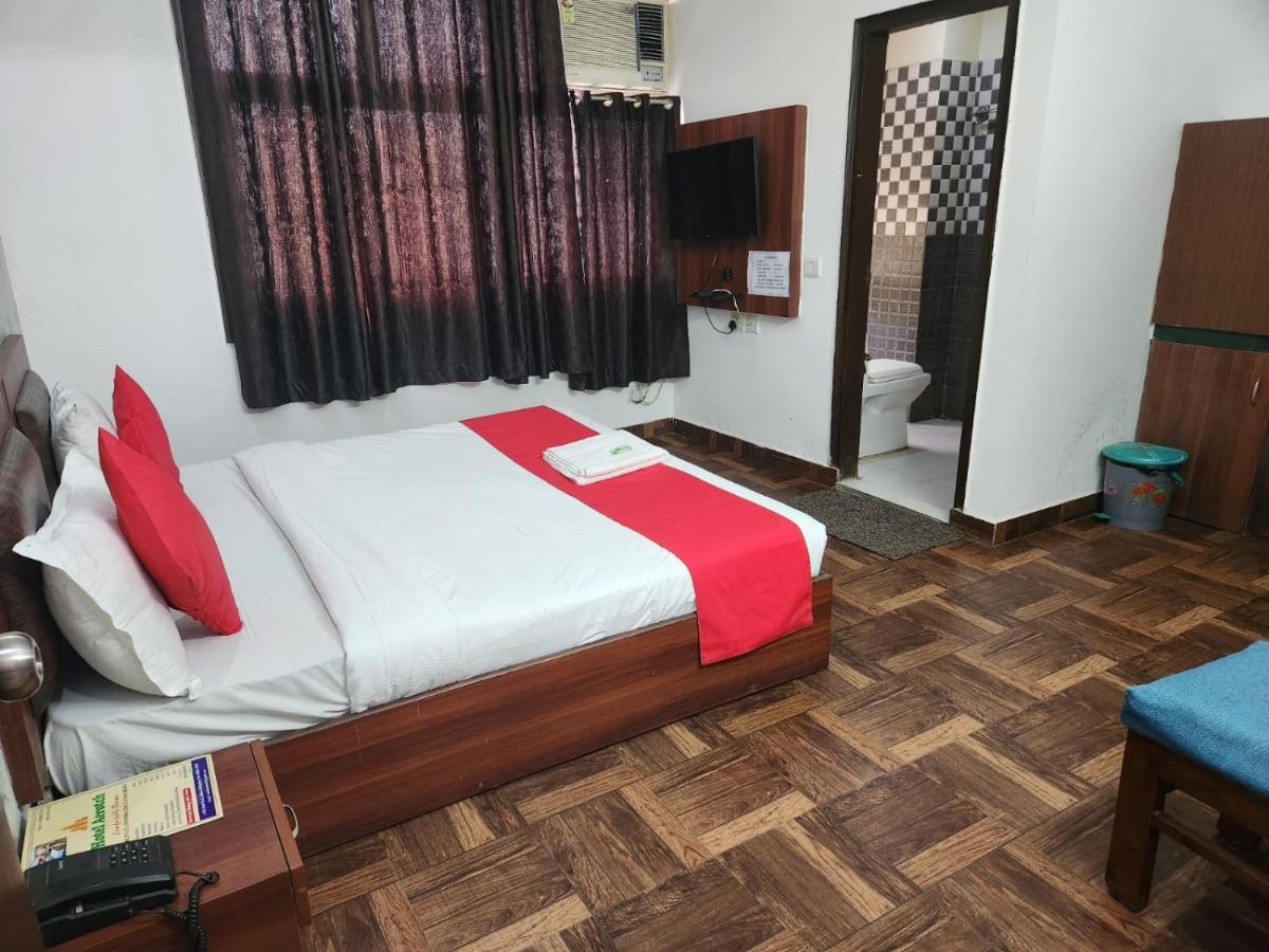 Hotel Cozy Cave New Delhi Luaran gambar