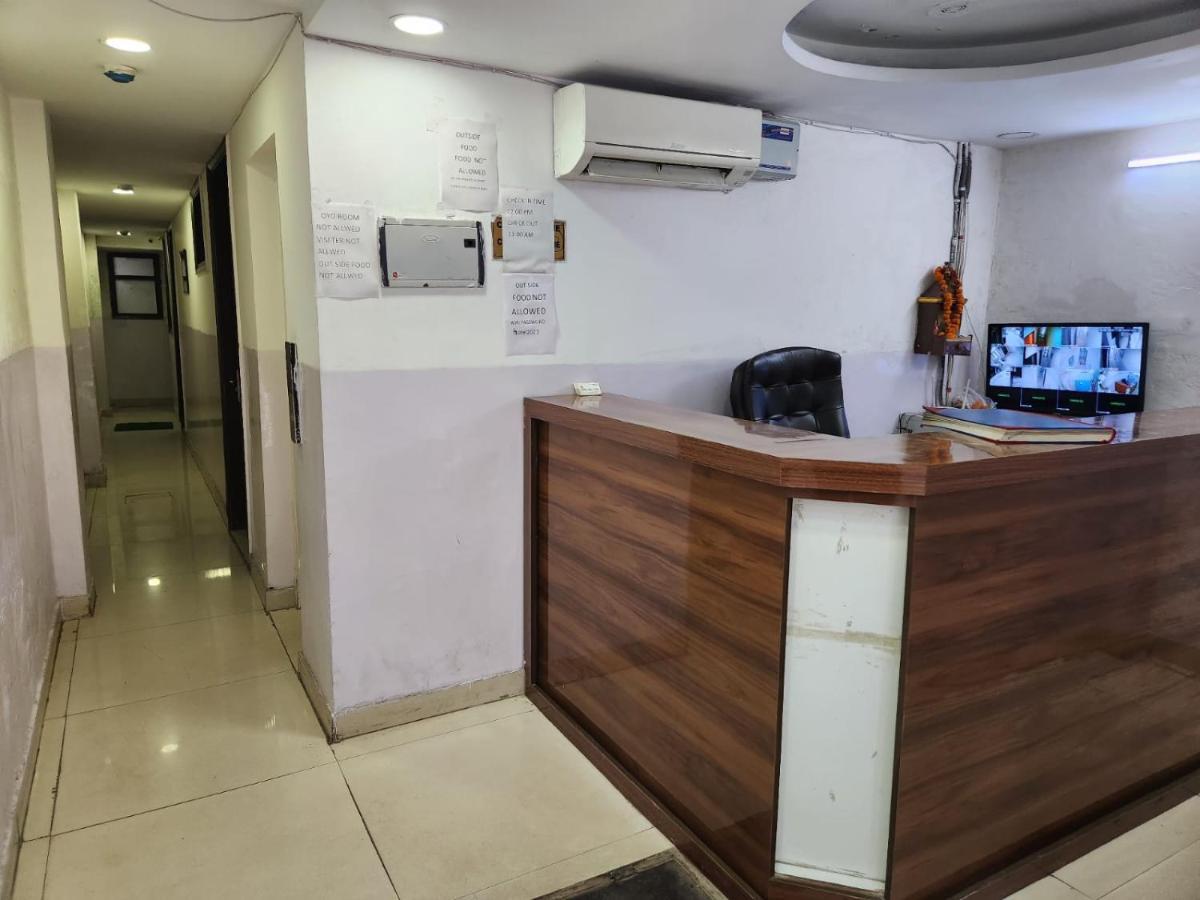 Hotel Cozy Cave New Delhi Luaran gambar