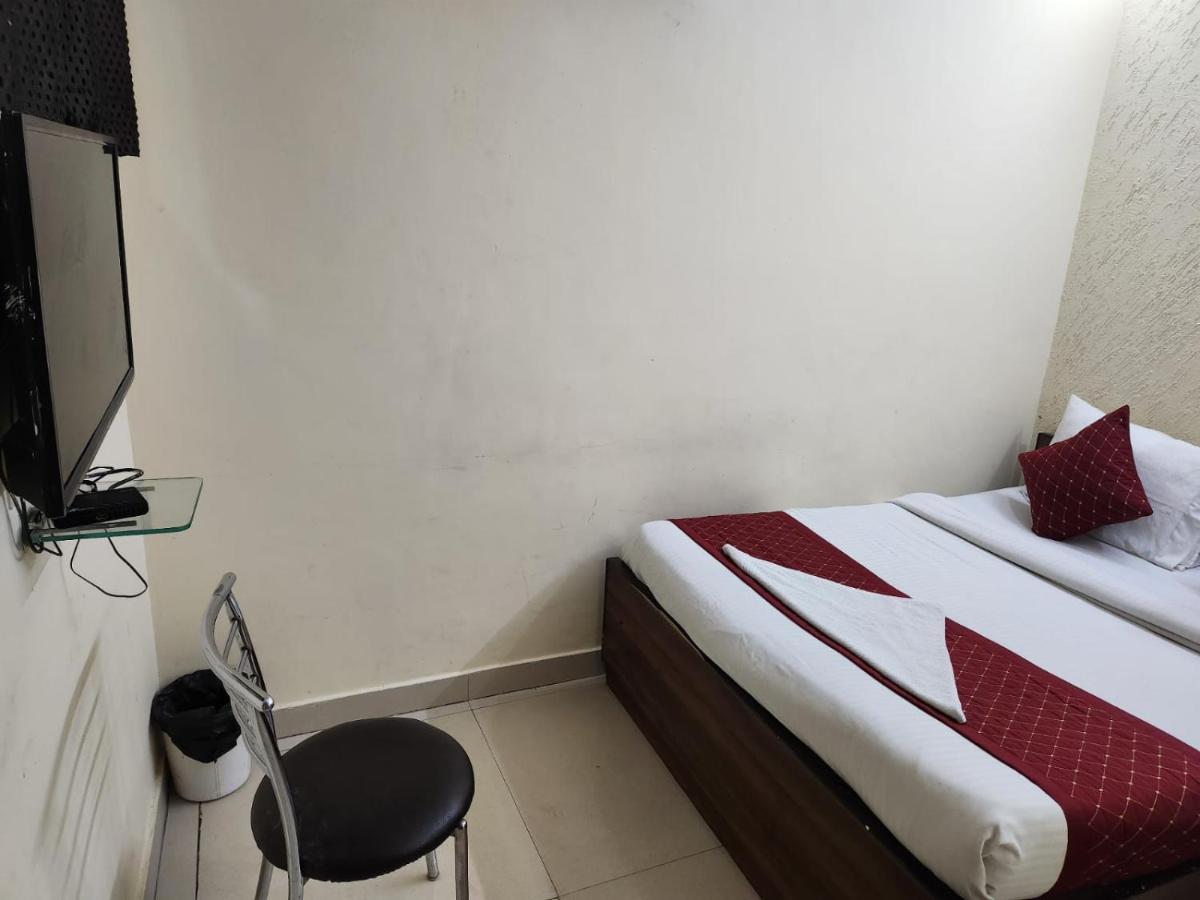 Hotel Cozy Cave New Delhi Luaran gambar