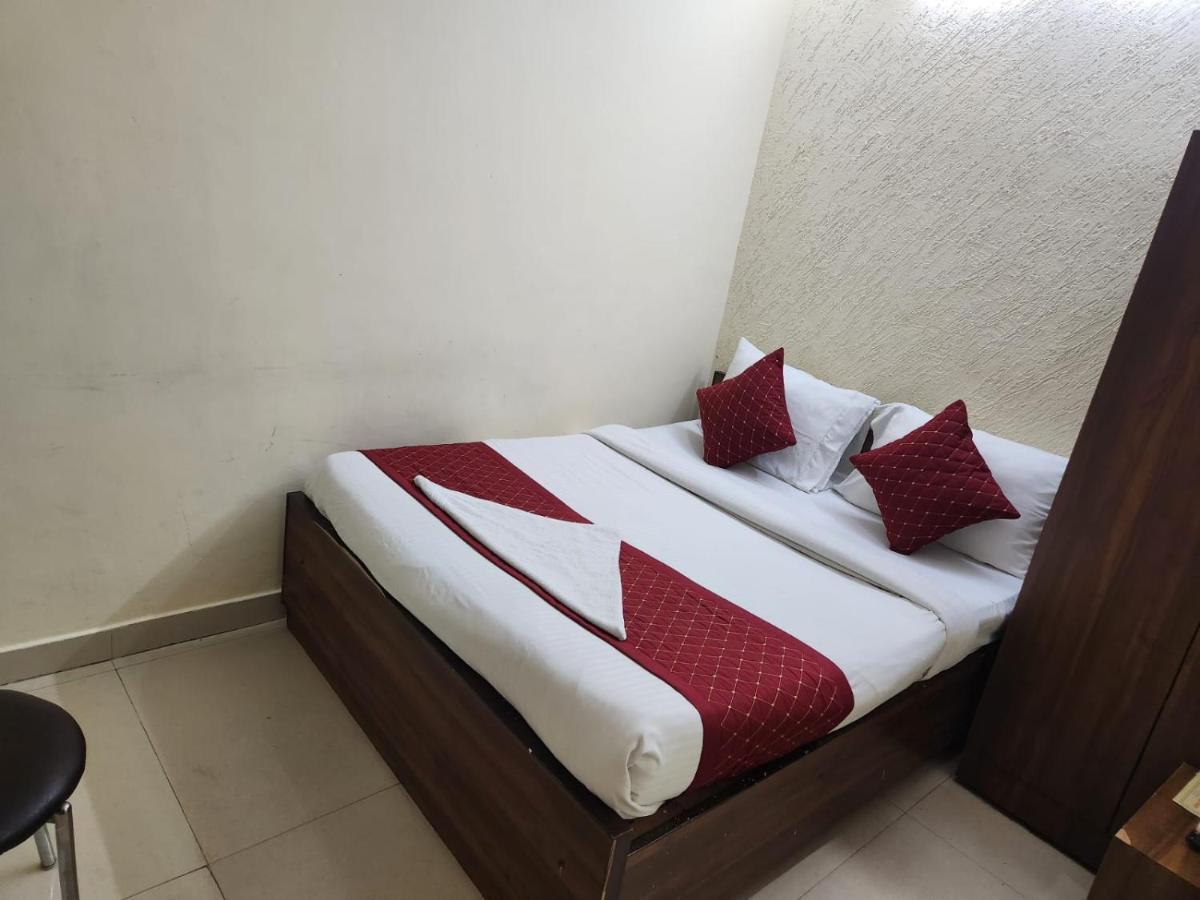 Hotel Cozy Cave New Delhi Luaran gambar