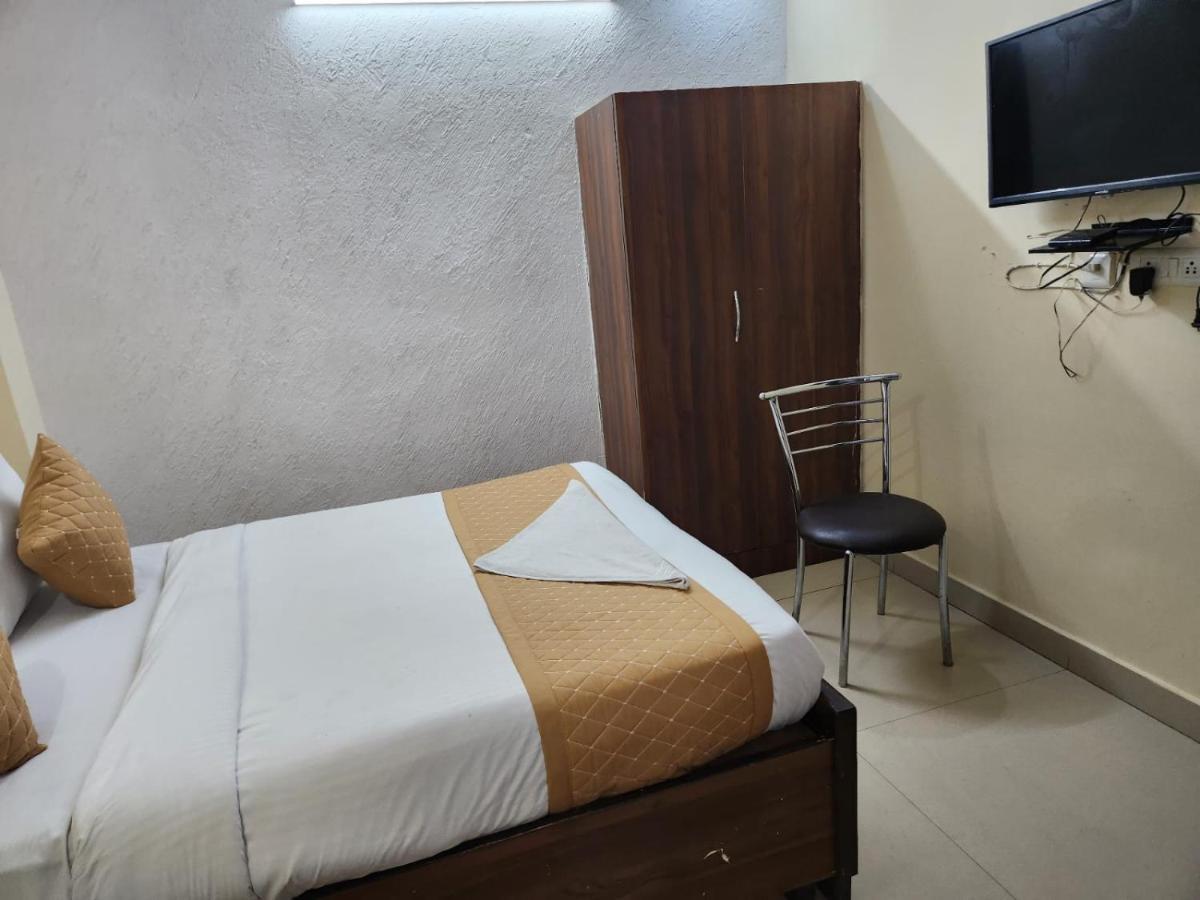 Hotel Cozy Cave New Delhi Luaran gambar