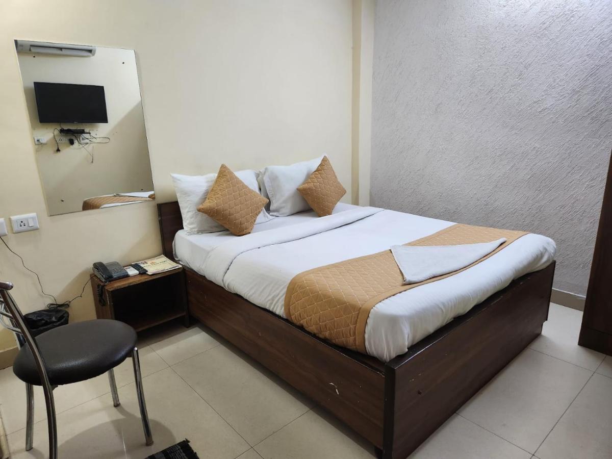Hotel Cozy Cave New Delhi Luaran gambar