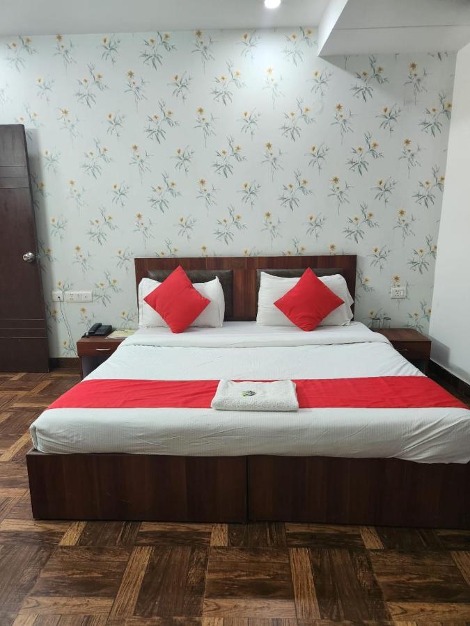 Hotel Cozy Cave New Delhi Luaran gambar